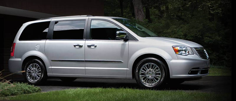 chrysler-town-country-2014