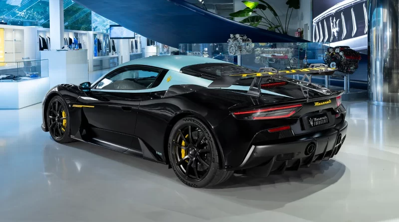 Il mito di Maserati MC12 rivive in una GT2 Stradale Fuoriserie svelata a Modena